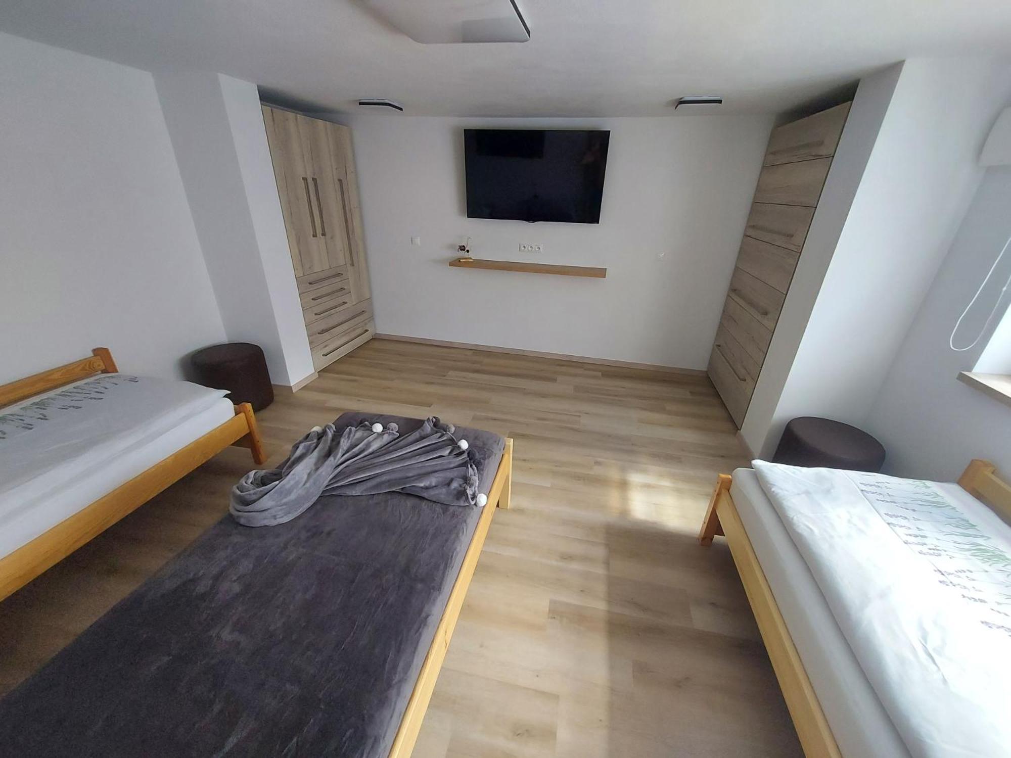 U Mna Doma Apartment Lucatin Bagian luar foto