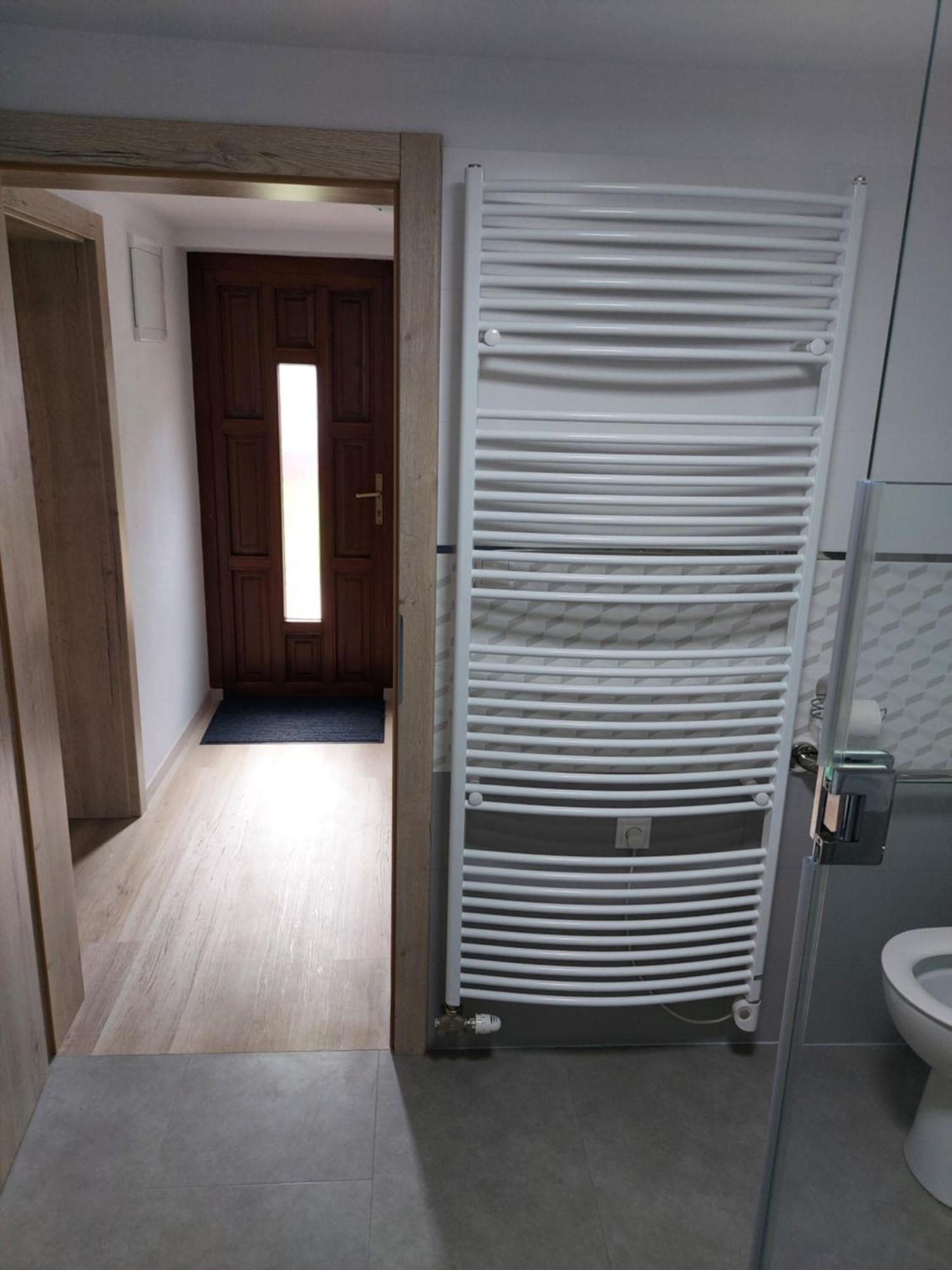 U Mna Doma Apartment Lucatin Bagian luar foto