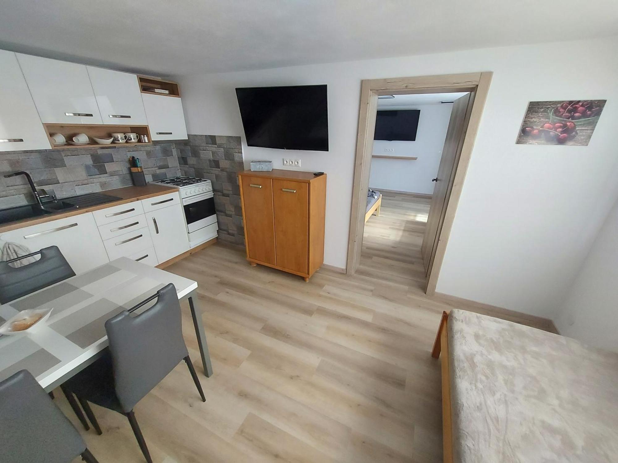 U Mna Doma Apartment Lucatin Bagian luar foto