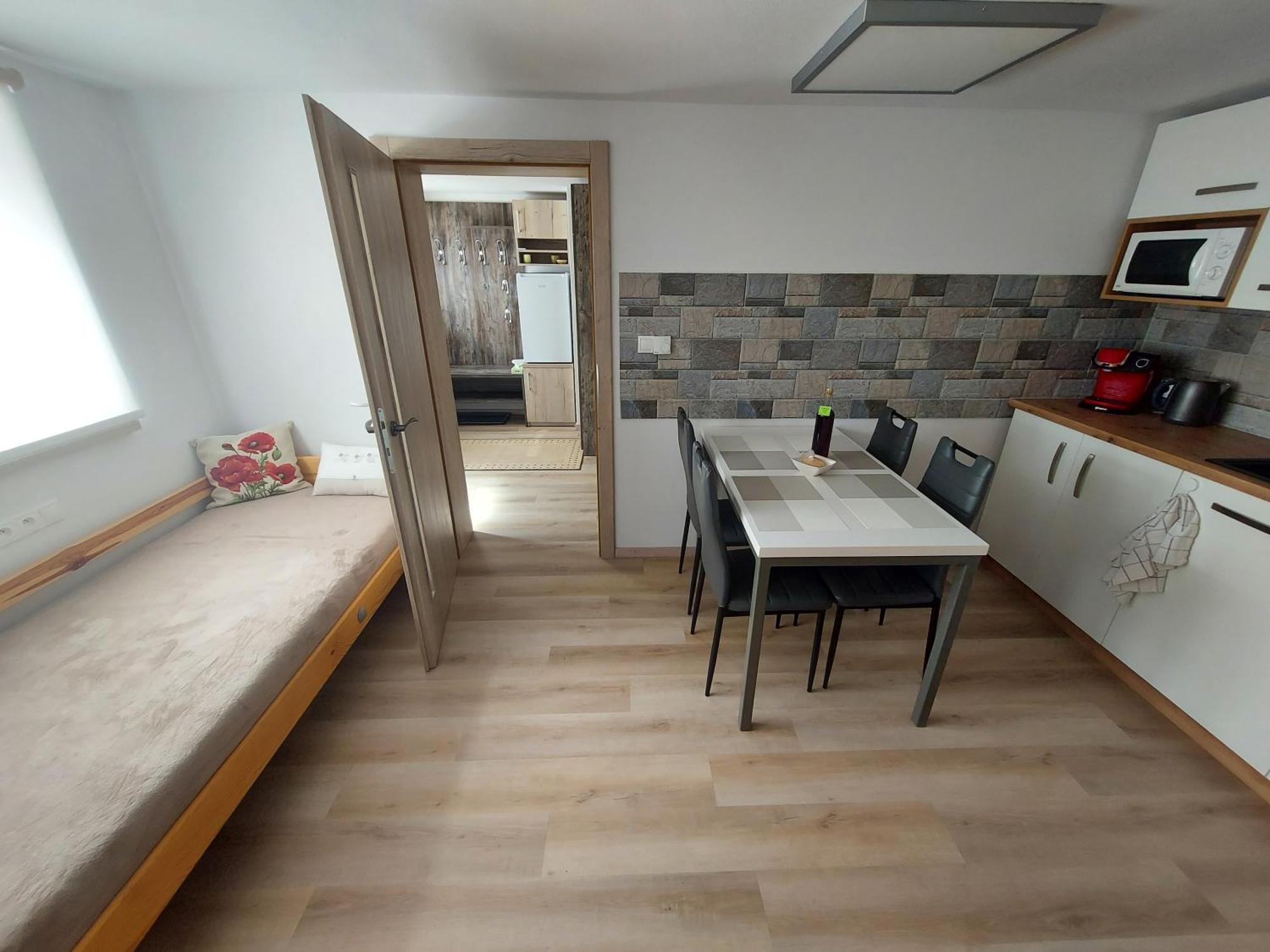 U Mna Doma Apartment Lucatin Bagian luar foto